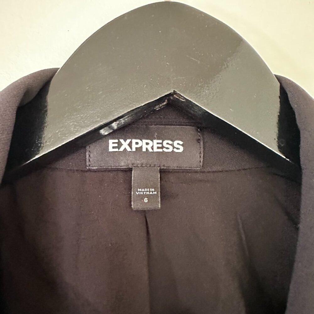 Express Cropped Black Blazer - image 3